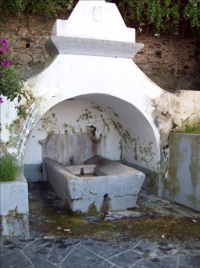 Fotografía de la Fuente da Ribeira - Lavadero del muelle de Figueras